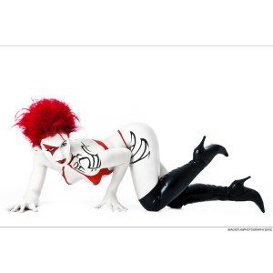 Crawling - Nude-Art Bodypainting © by Magistus