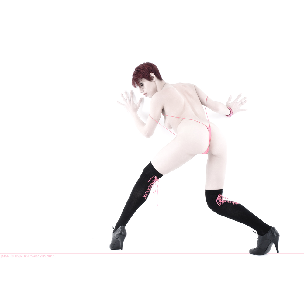 Pink Posing - Akt-Fotografie / Nude Art © by Magistus
