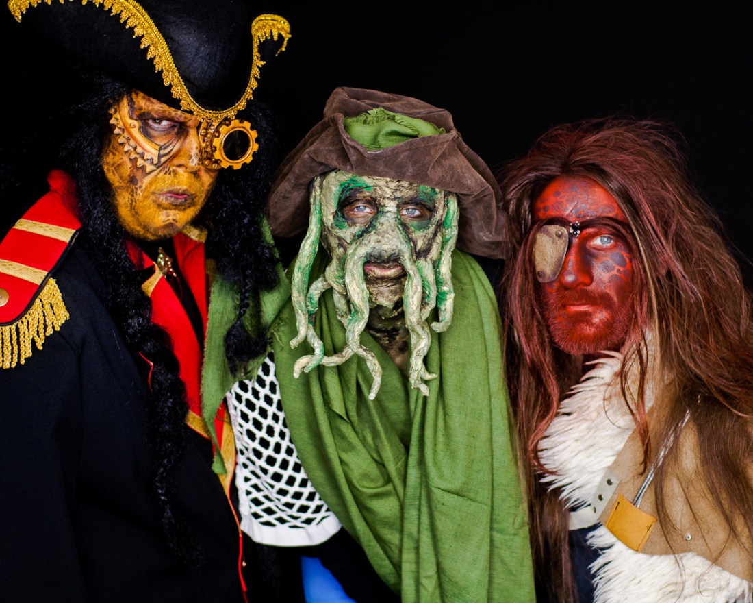 Alien - Gruppenbild - by Farbtraeume.com & PORTRAIT-BU.DE