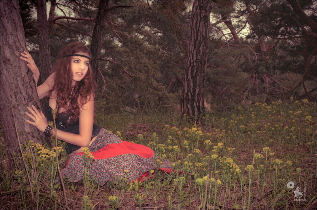 Natural Girl - Outdoor Shooting with a beautiful girl dressed in hippie style posing in the nature - © by Magistus