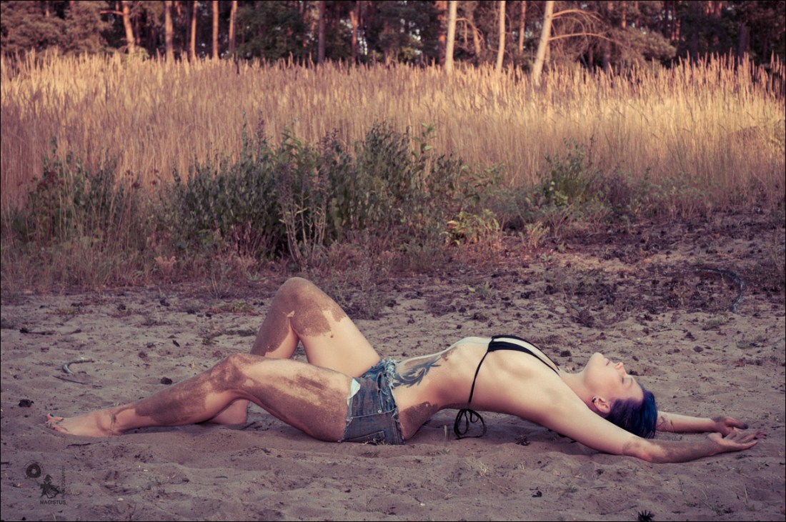 Hot Sand - Erotic Bikini Summer Photoshoot - © by Magistus