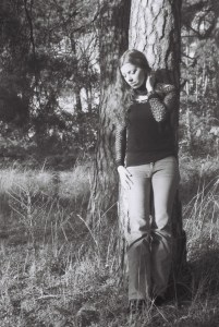 Portrait in Nature - Outdoor Analog Photoshoot in 35mm - © by Magistus (via http://analogsicht.tumblr.com)