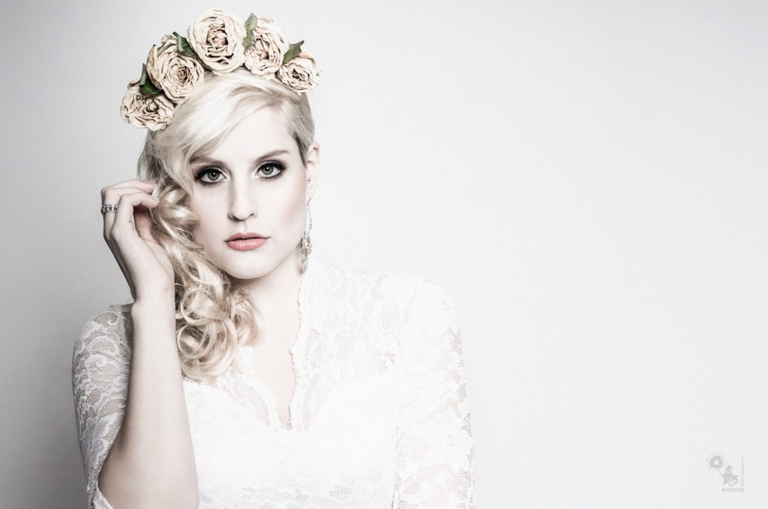 White Roses - Beauty Portrait Photoshoot - © by Magistus