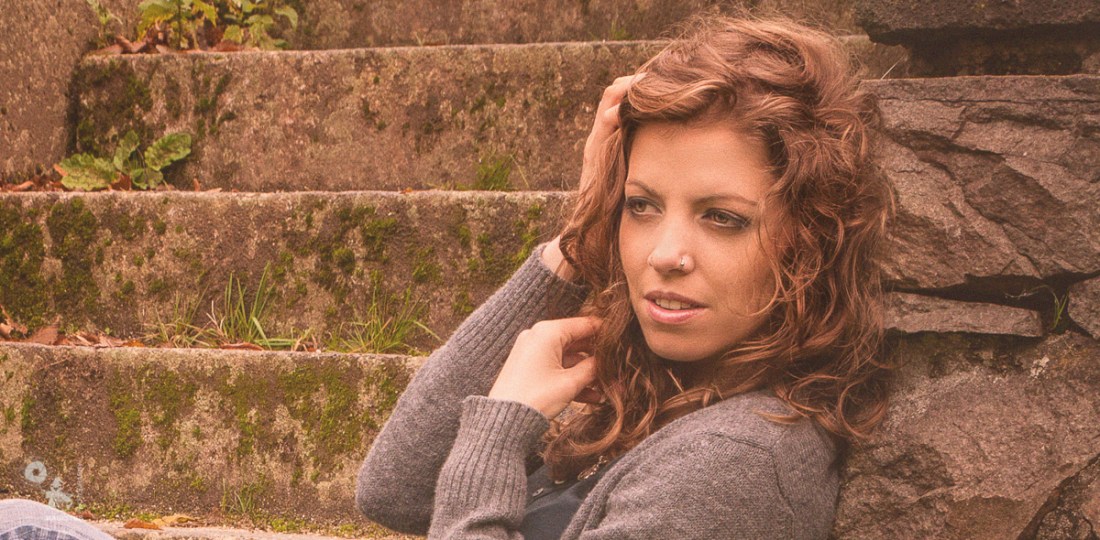 Autumn Beauty - Breautiful autumn outfoor portrait with super model in blue jeans on strairs - © by @MagistusFoto