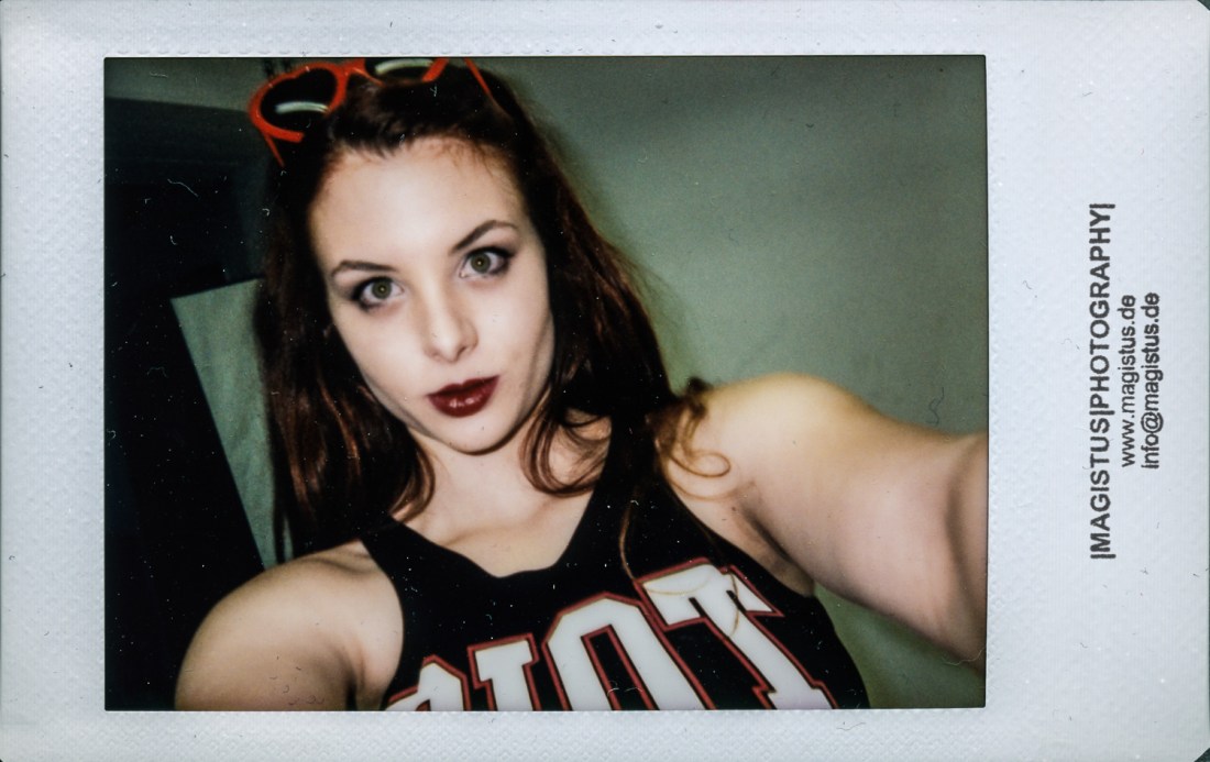 Moony Mara - Selfie Instax Mini 90 Shot