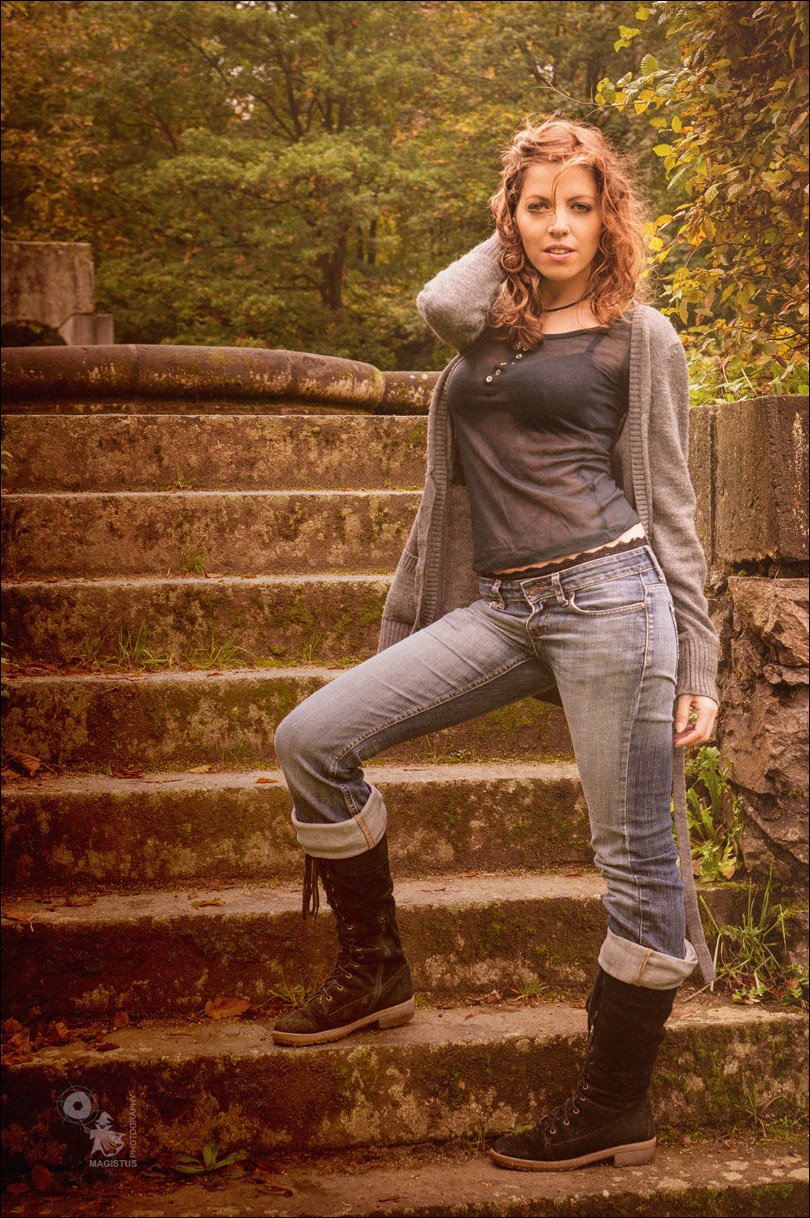 Autumn Jeans - Beautiful Jeans Portrait - © by MagistusFoto