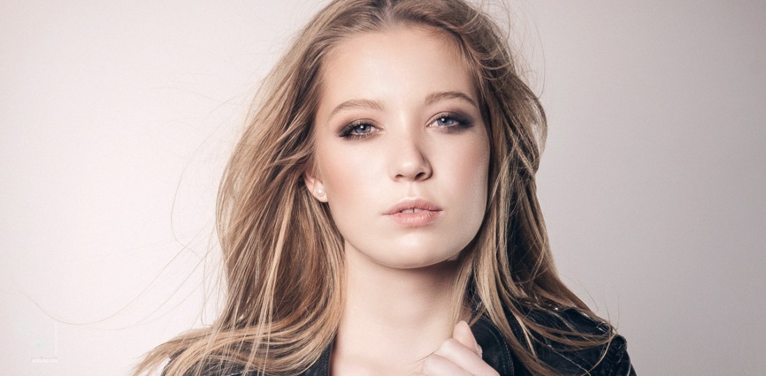 Jeans Fashion Beauty - Wonderful Fashion Portrait with wonderful Model - © by MagistusFoto