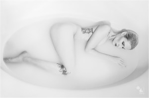 Bathing Beauty - OnLocation Nude Photoshoot - Copyright by Magistus