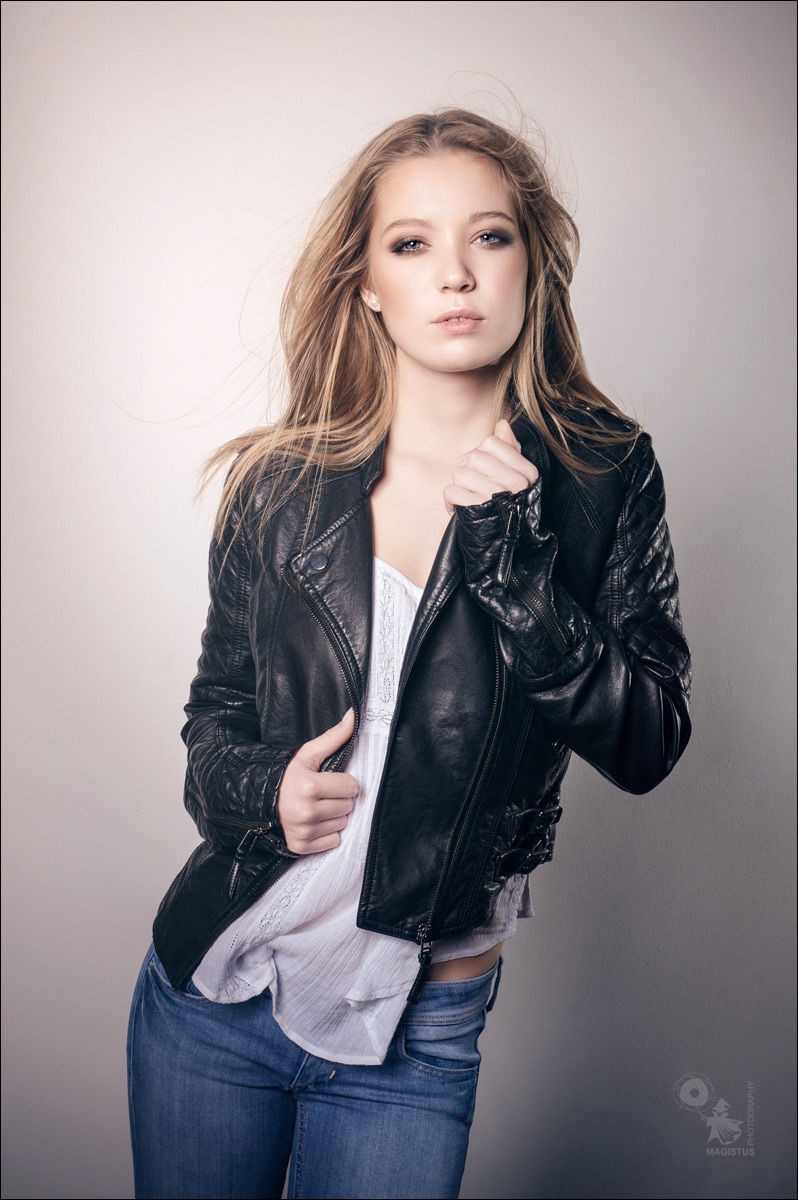 Jeans Fashion Beauty - Wonderful Fashion Portrait with wonderful Model - © by MagistusFoto