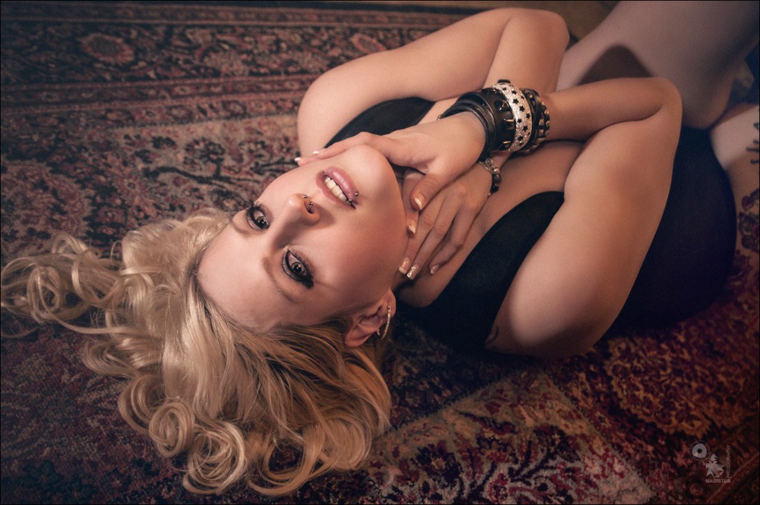 Despicable Lingerie - Beautiful Lingerie OnLocation Portrait - © by Magistus