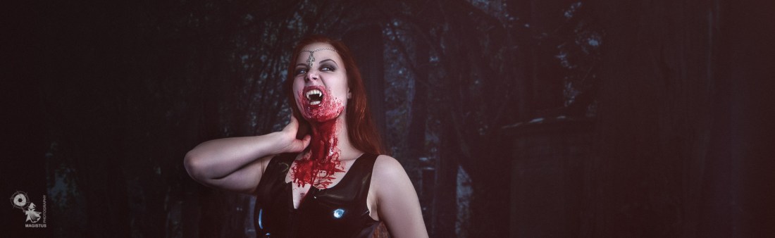 Bloody Vampire - Sexy Vampire Girl in black Latex with nice Cleavage - © by MagistusBloody Vampire - Sexy Vampire Girl in black Latex with nice Cleavage - © by Magistus