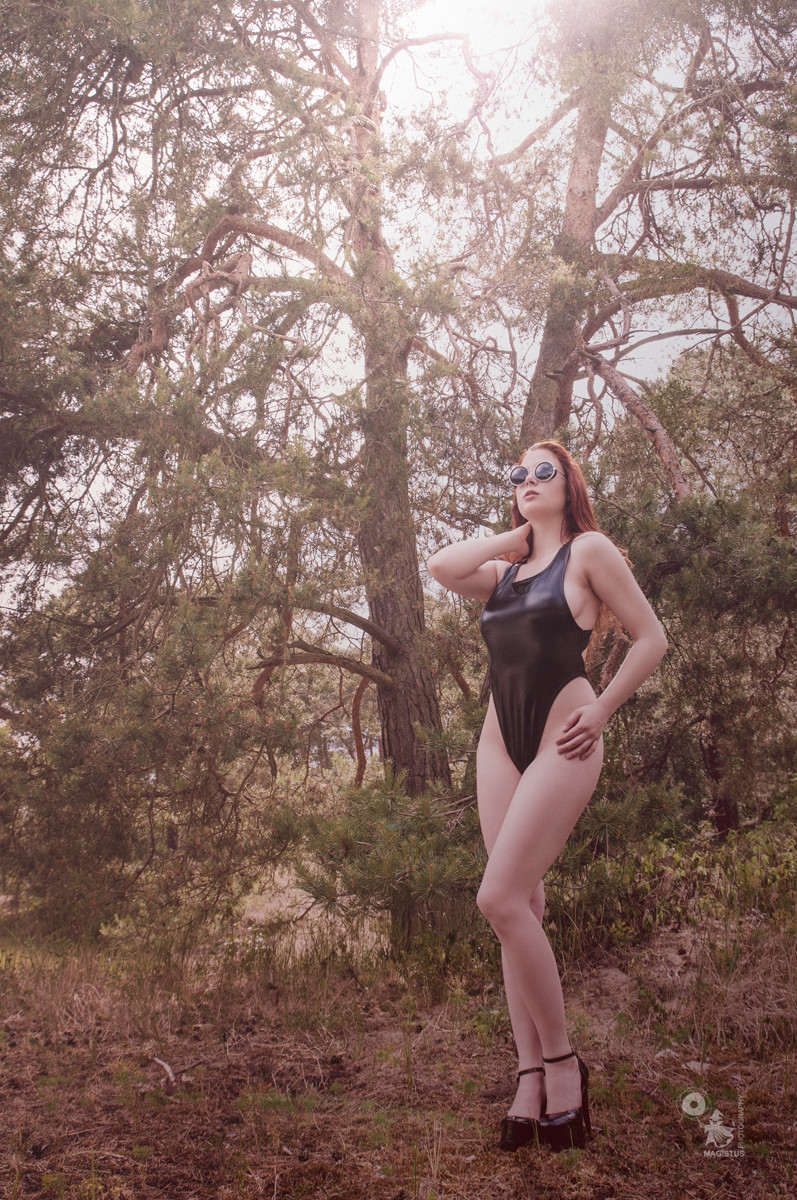 Cool Summer - Sexy and Hot Outdoor Portrait with fantastic Model MoonyMara - Copyright by Magistus 