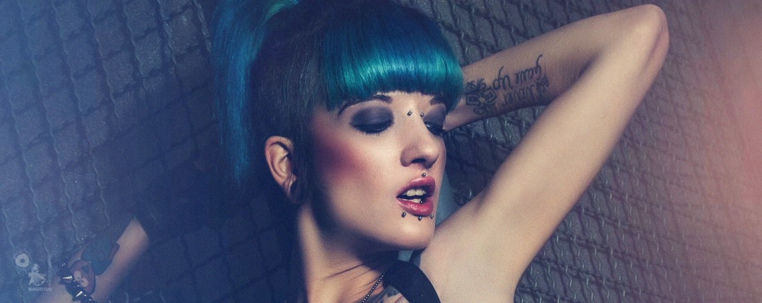 Naughty Fighter - Super Hot & Sexy Fighter Girl is posing naked showing all her weapons - © by Magistus with Intensivstati0n Prinzessin