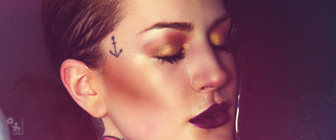 Color Bath - Beautiful and colorful bathing portrait of tattoo model Laura - © by Magistus