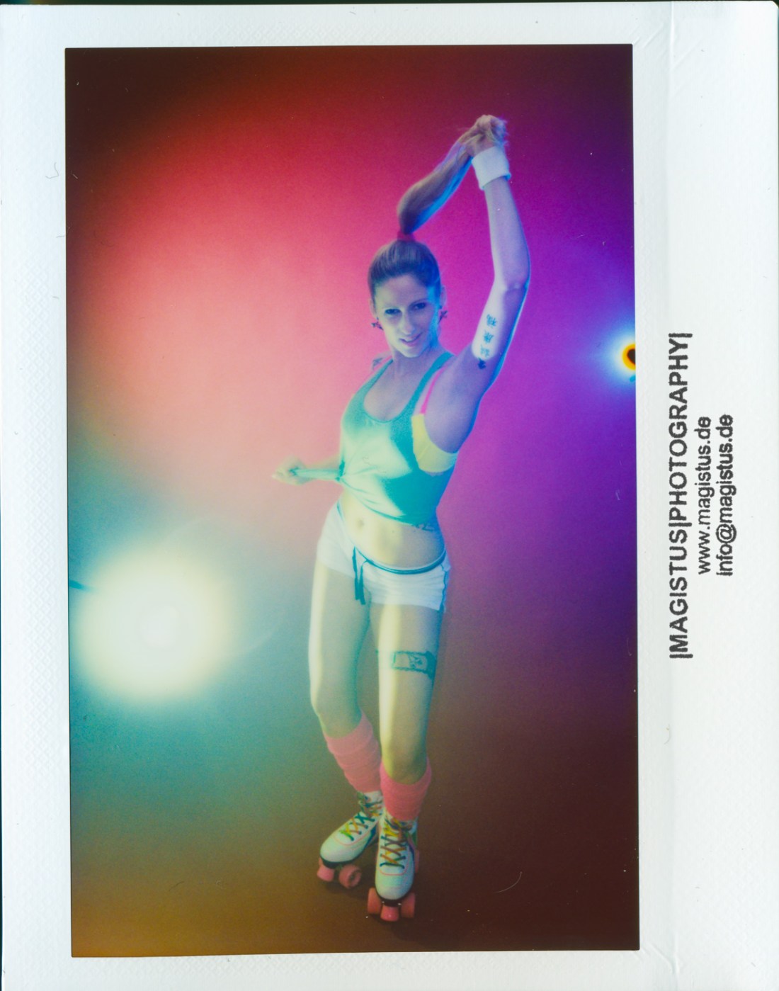 20151130_20151128_InstaxWide_SabrinaSkates_2330_AnalogSICHT__by-Magistus